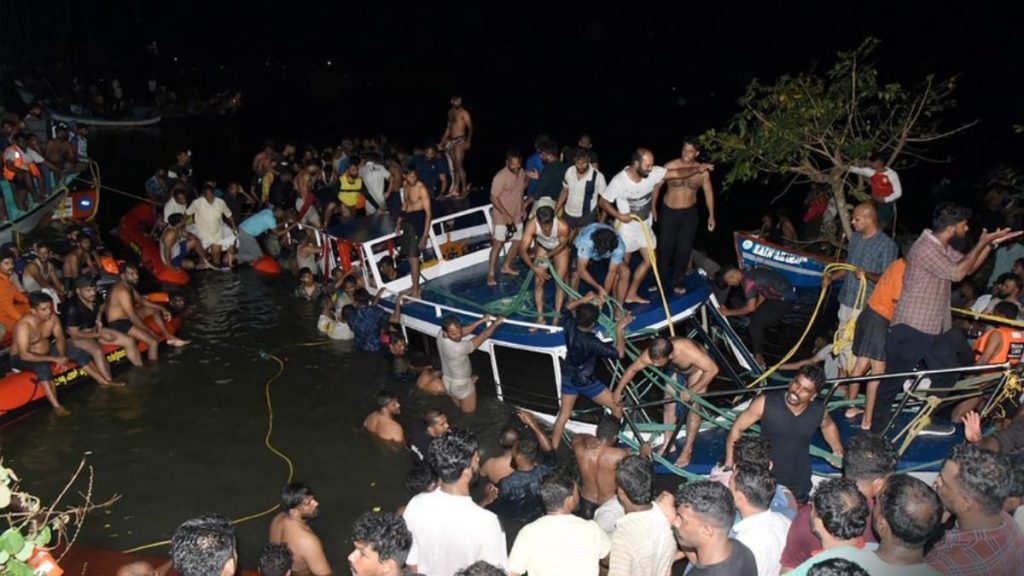 KeralaHouseboatCapsizes1683518558105